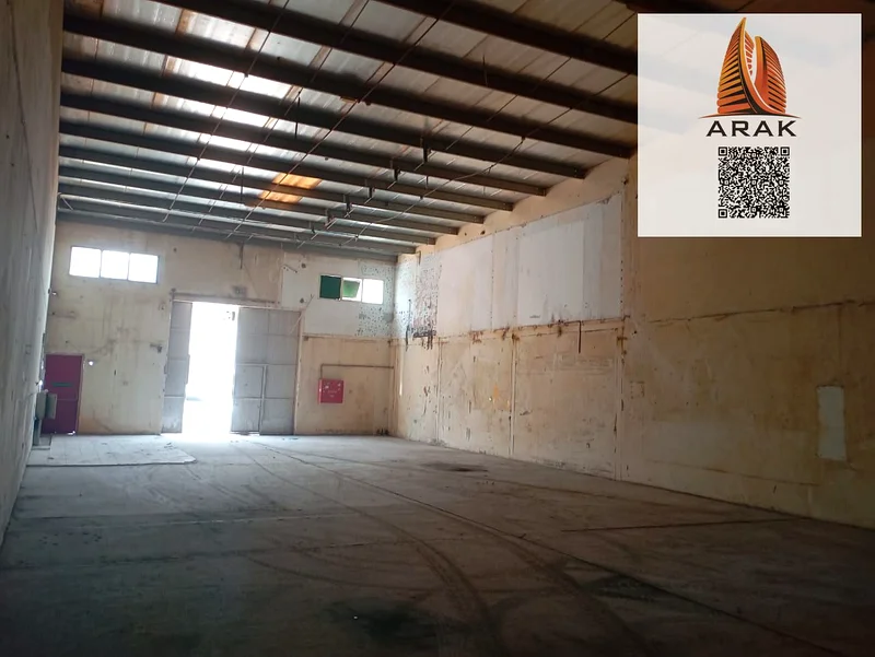 A great opportunity for business owners, workshop operators, or investors looking for a practical space in a highly active industrial area.  This war63221327822977111