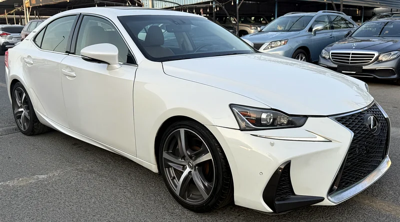 Lexus IS 350 V6 3.5L Full Option Model 201763226219785858111