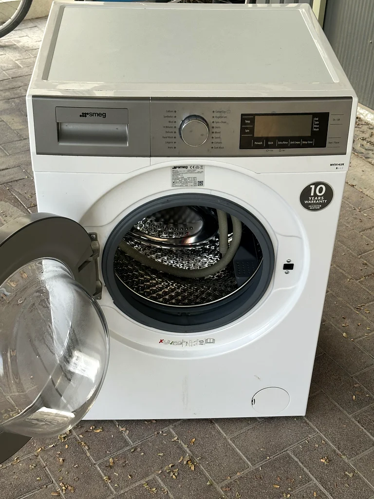 Smeg 8Kg washing machine new model very good condition63197145224067111