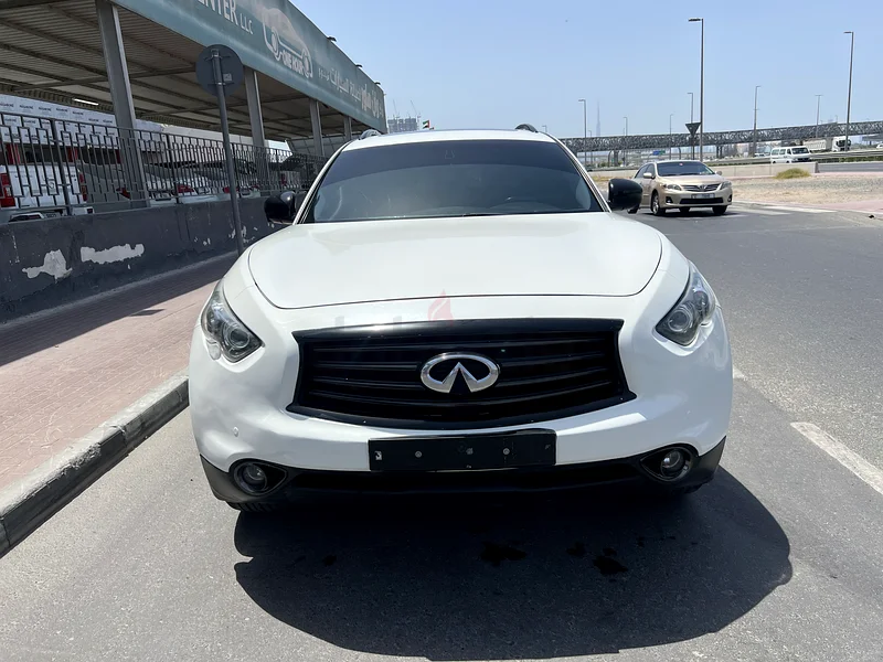 Infinity QX70S 2015 AWD 3.7L V6 GCC space accident free good condition63398553785219114