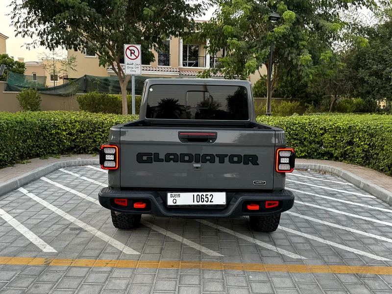 2023 Gladiator - Sand Runner - GCC - Warranty and service contract - Original paint - low milage63225313965697114