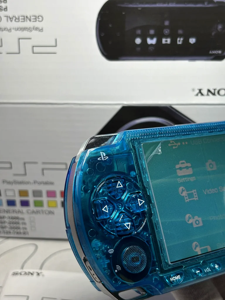 PSP 128GB 130GAMES ICE BLUE CLEAR EDITION ( modded with box and manual)63204868013187112