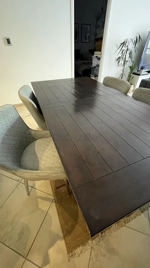 Table and chairs63211917694211111