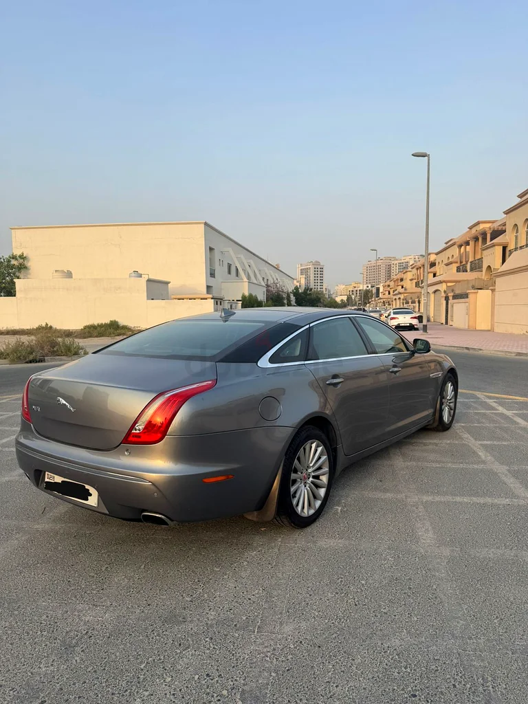 Jaguar XJL, 2LT, Excellent Car, Lady First Owner, well maintained with FSH63222312147330112