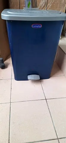 Stylish Blue Pedal Bin for Your Home!