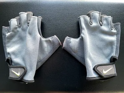 Nike training gloves size M men