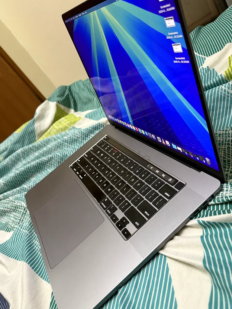 Apple MacBook Pro - Powerful Performance  Sleek Design63197646067329113