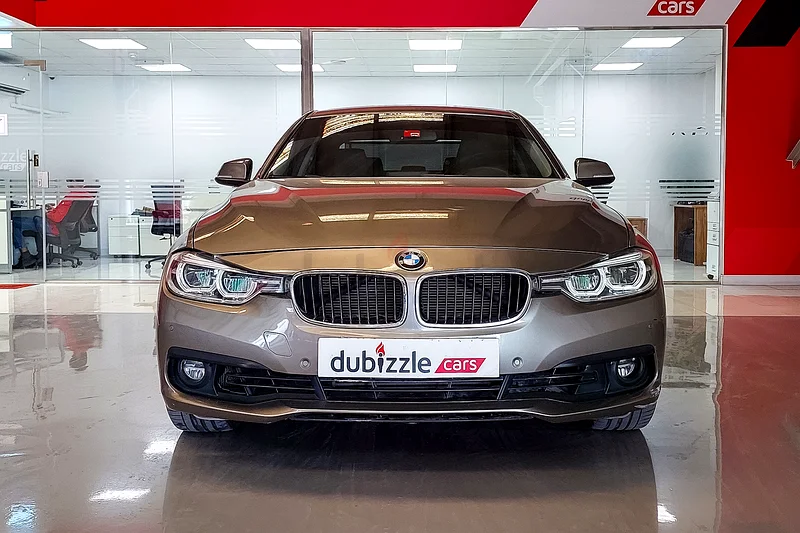 درهم 771 شهريًا | BMW سلسلة 3 318i من عام 2016 | مواصفات دول مجلس التعاون الخليجي | المرجع #34986763227781449218111
