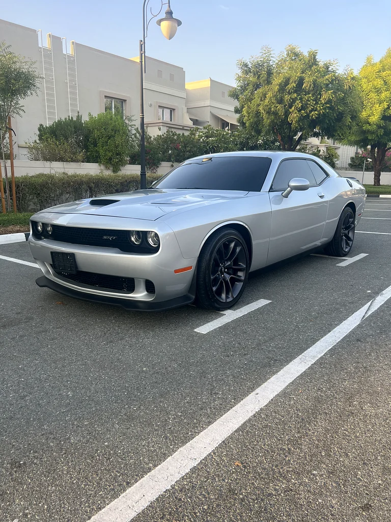 Challenger SRT scat back 6,4 v8 low mileage like new633985348500491117