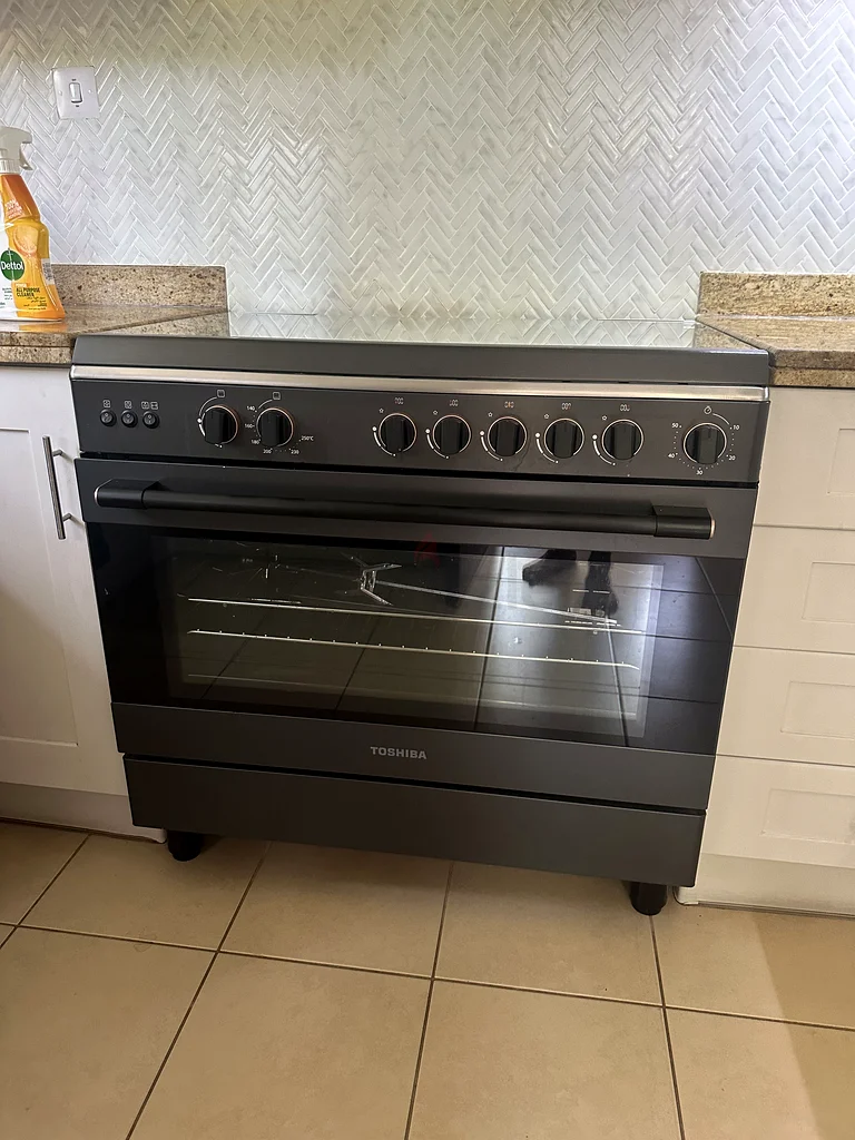 Toshiba 90cm full gas cooker new model Same Like new condition63197145204609113
