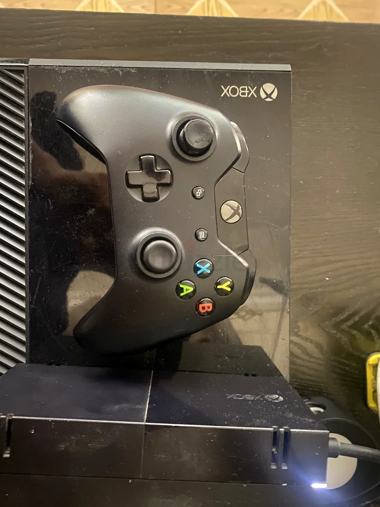 Xbox One URGENT sale negotiable, Call me at +97156663668263205366304897113