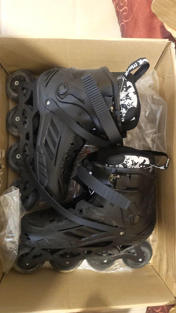 Roller bades Size 40-41 (US8)63200654282115111