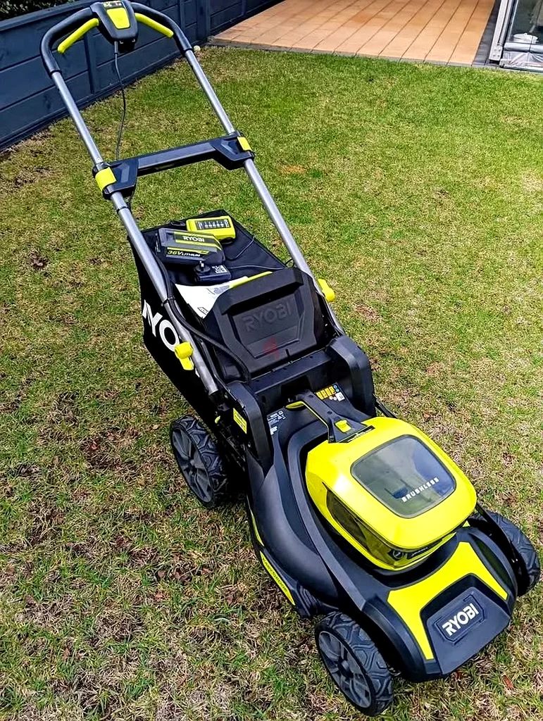 Ryobi 36V HP 46cm 6.0Ah Brushless Cordless Lawn Mower Kit Double Battery631976517853451114