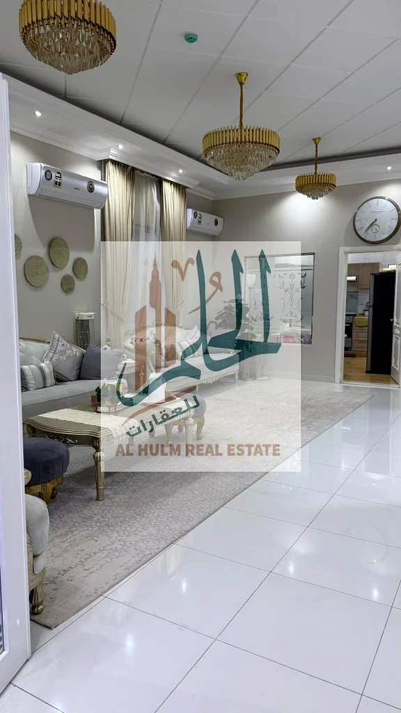 فيلا للإيجار في حي الياسمين، مشروع الاتحاد  
على شارع أسفلتي، تتكون من 5 غرف ماستر، وصالة، وغرفة معيشة، وغرفة خادمة، ومخزن، وسطح63304726102657112