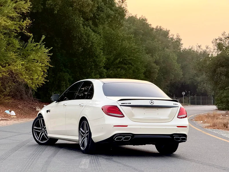 MERCEDES / BENZ / AMG / E63S / 201863230142563201111