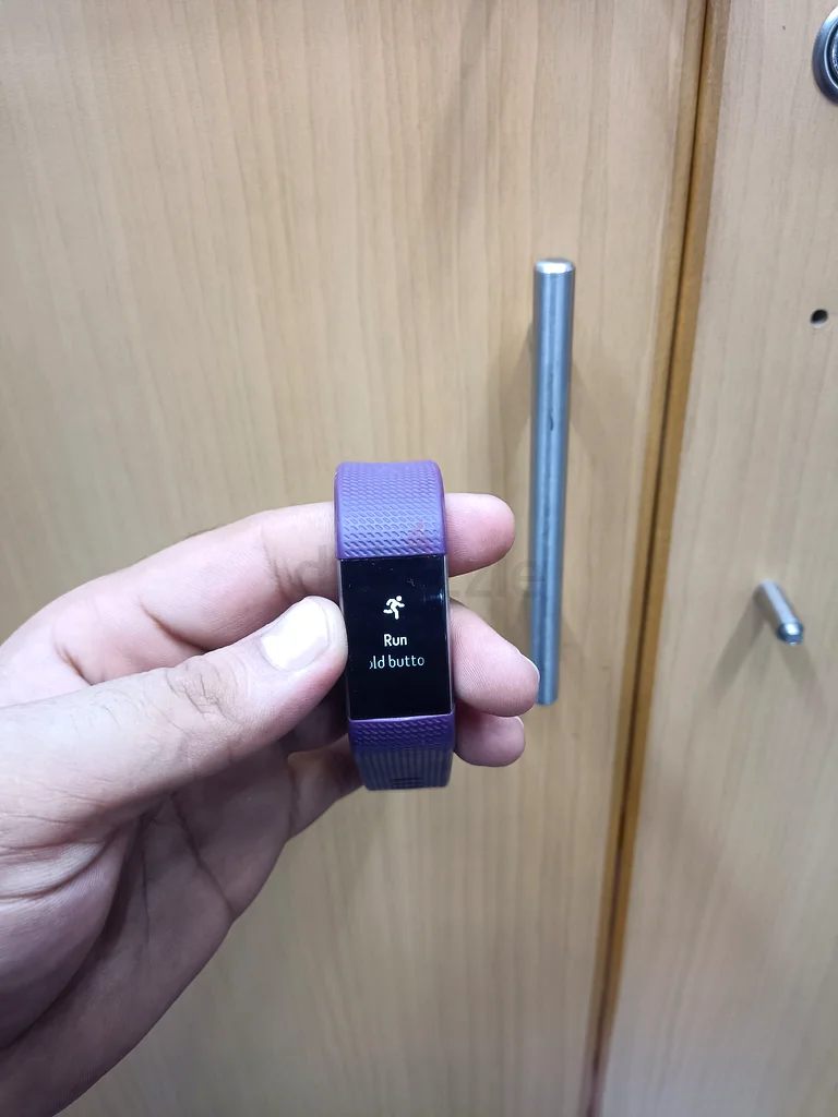 Fitbit Charge 3 fitness tracker63195630906243112