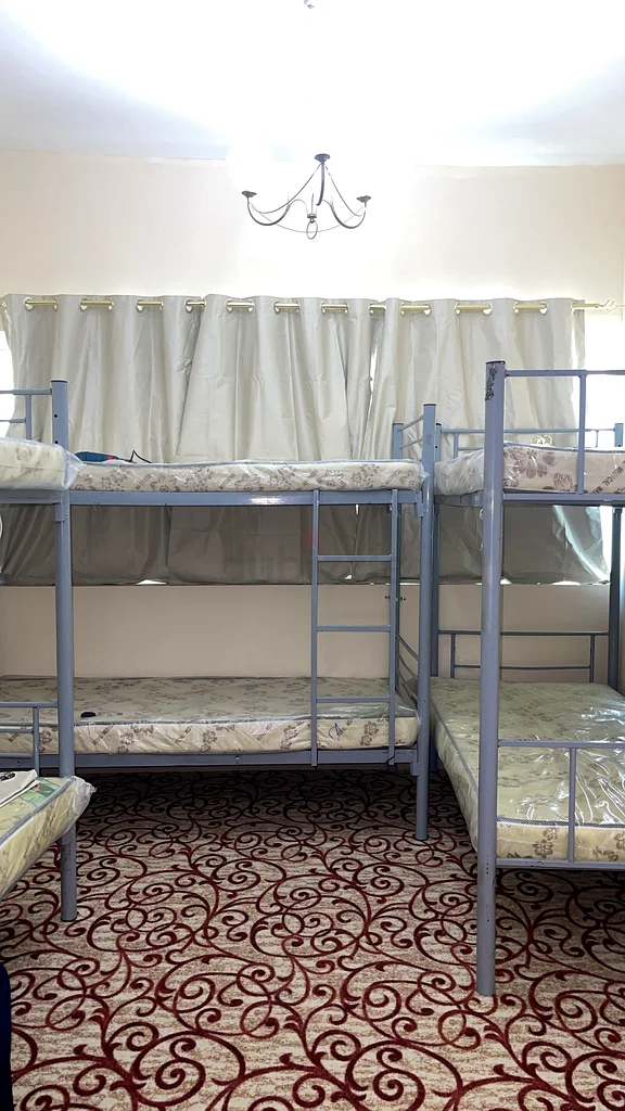 السرير متاح فقط للمسلمين الهنود في ديرة63218792789121111