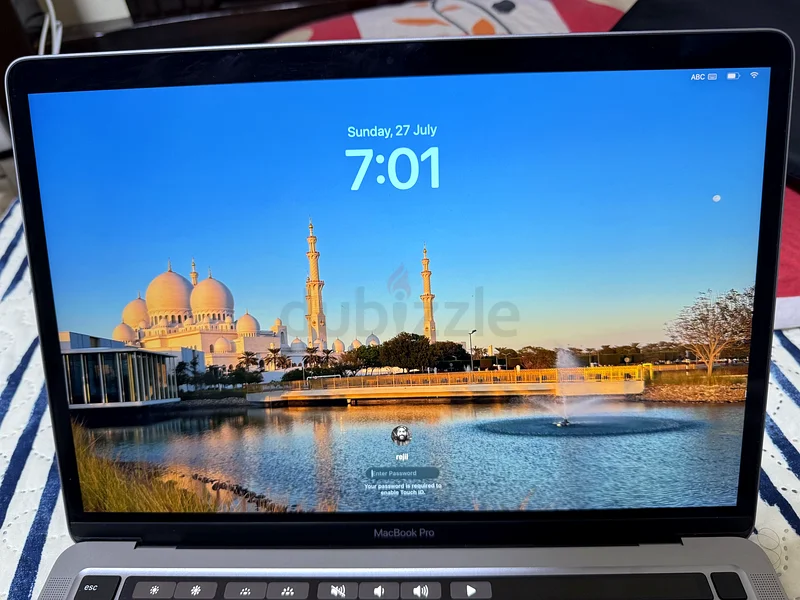 Sleek Apple MacBook Pro in Excellent Condition!63197646108162112