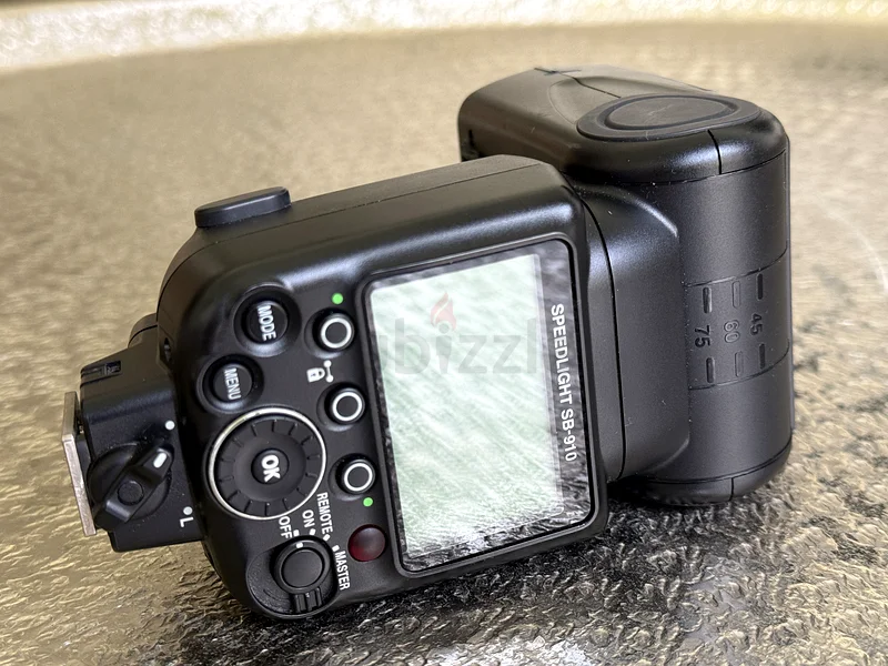 Nikon SB-910 Flash63200167769474111