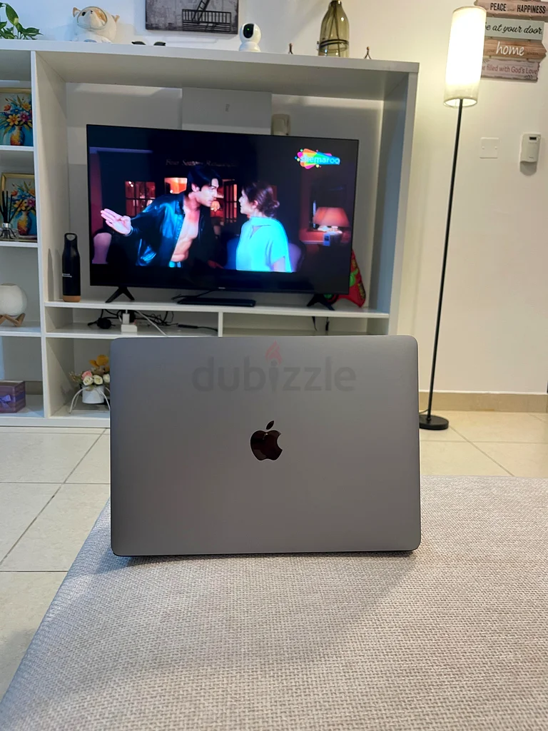 Sleek MacBook for Sale - Ideal for Work and Play!63197646173059111