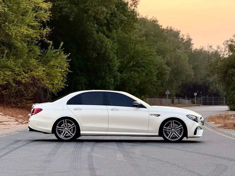 MERCEDES / BENZ / AMG / E63S / 201863230142563201114
