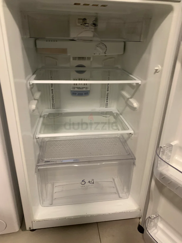 Due to leave Best Brand Whirlpool Fridge perfect condition must go63200165719299114