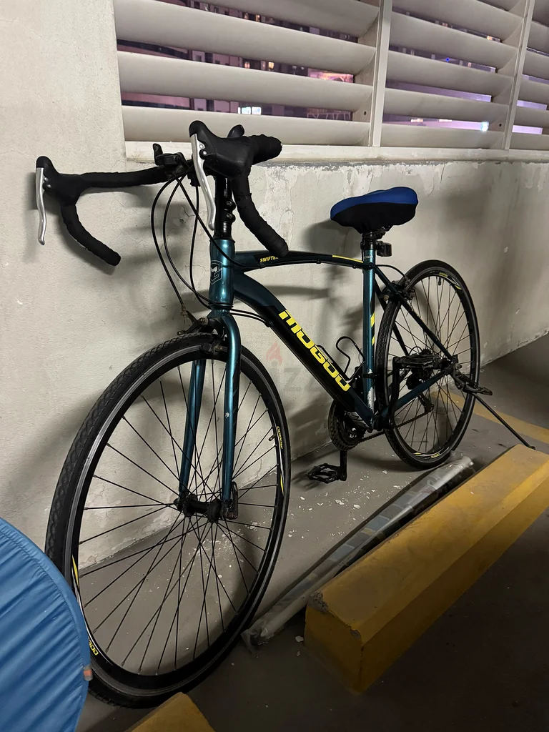 High-Performance Road Bike for Sale - Ride in Style!63198632289923112