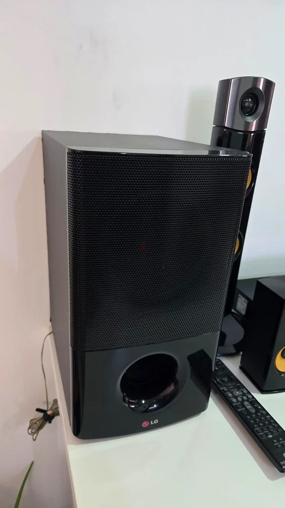 LG 5.1 home theater system63195114892673113