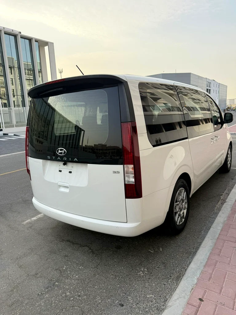 Hyundai Staria Premium 2022 Gcc Specs 8 Seater63406897978369111