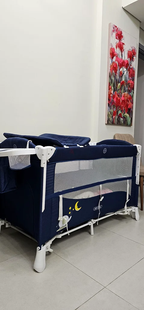 Compact Travel Crib for Your Little One63204289889410112