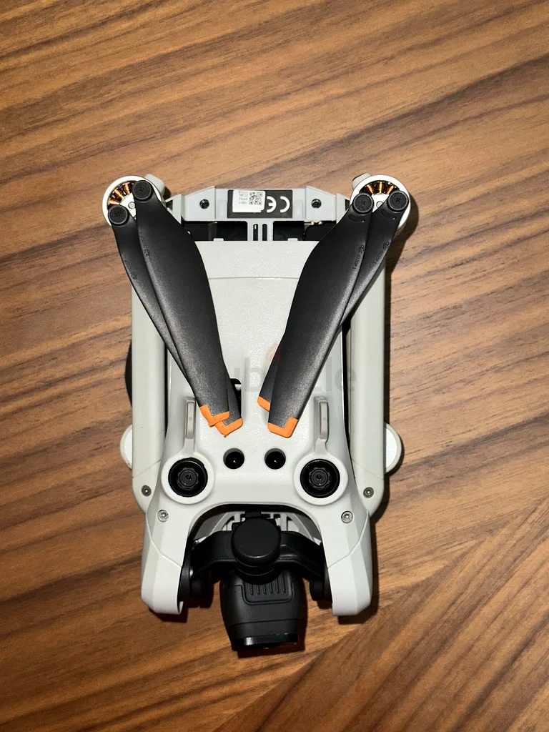 DJI Mini 3 Pro Drone – Fly More Kit (No RC Screen)63201693563395113
