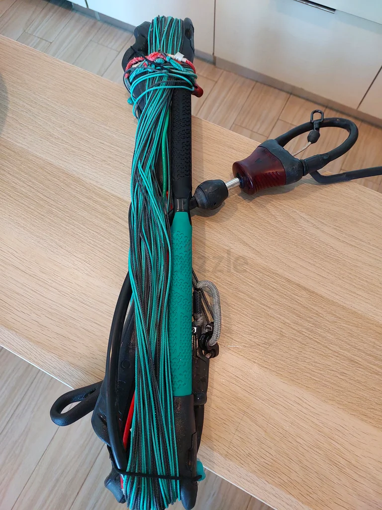 kite 17m Reach North New with bar 3.90063197652617601112