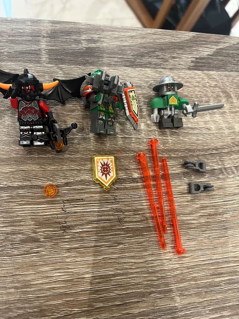 Lego next knights Aaron’s fox fighter63207898043267112