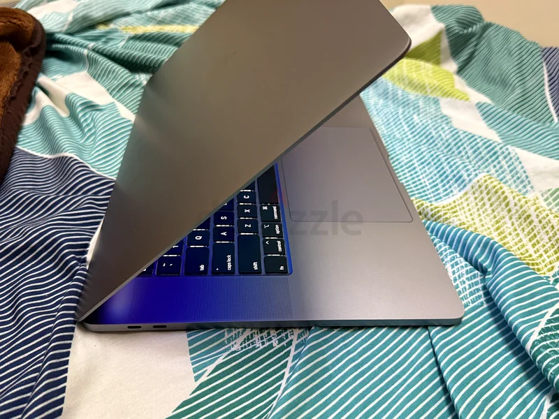 Apple MacBook Pro - Powerful Performance  Sleek Design63197646067329112