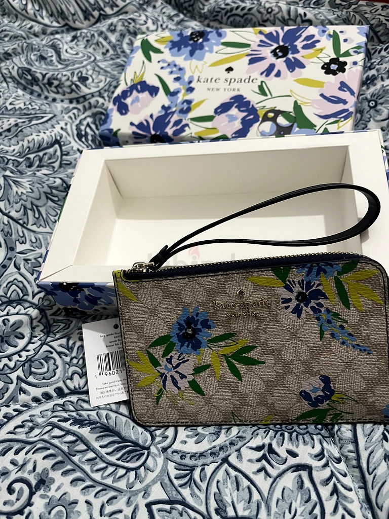 Kate Spade Wristlet like new63203188511619112