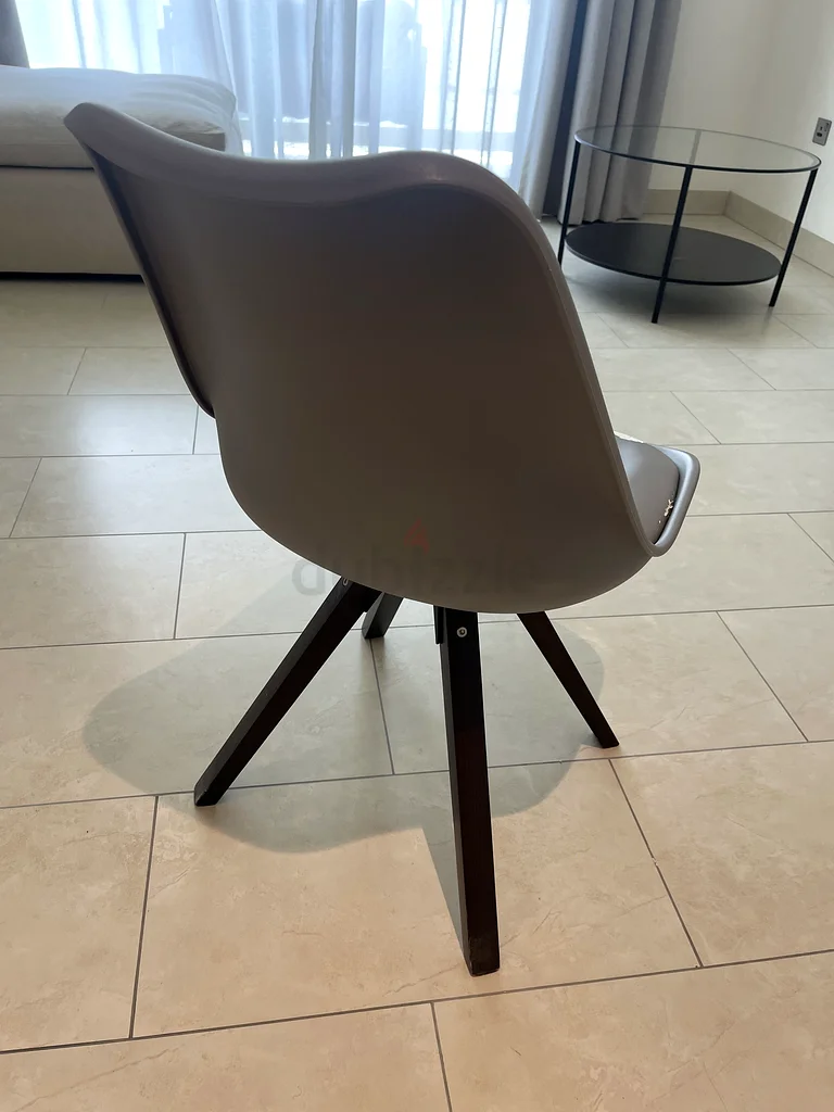 Glass Dining Table with Wooden Legs - Excellent Condition + 4 Chairs63209351825667114