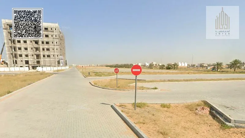 Commercial plot second row of main street | G+563200124239747114