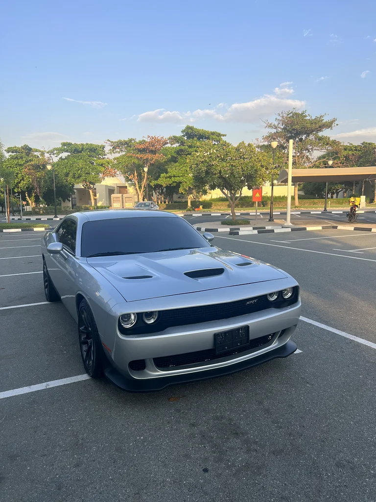 Challenger SRT scat back 6,4 v8 low mileage like new63398534850049112