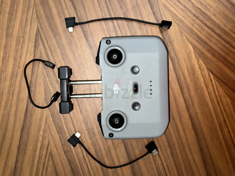 DJI Mini 3 Pro Drone – Fly More Kit (No RC Screen)63201693563395114
