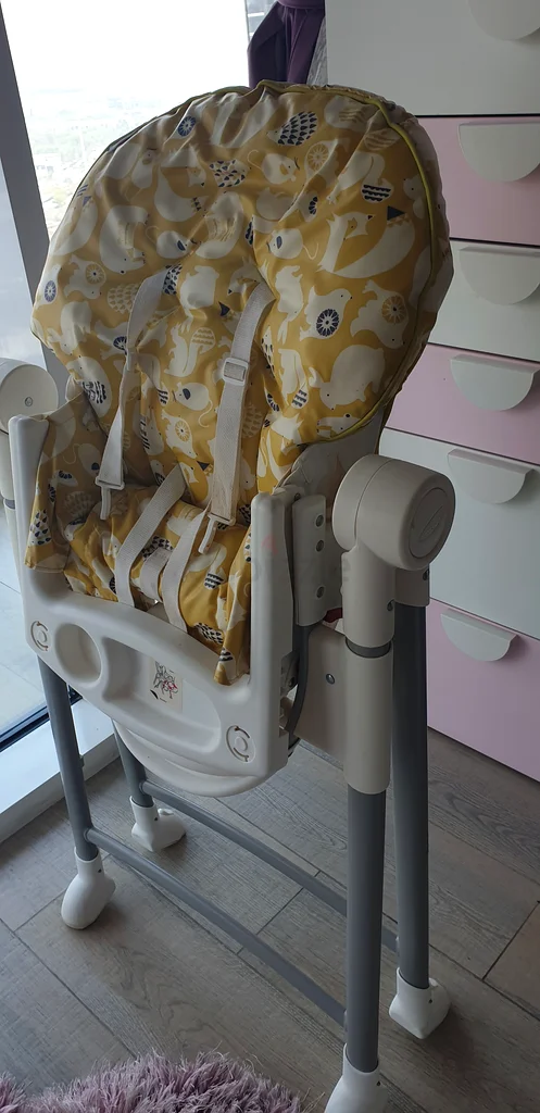 Bright Yellow High Chair for Your Little One. Graco brand63204289677313111