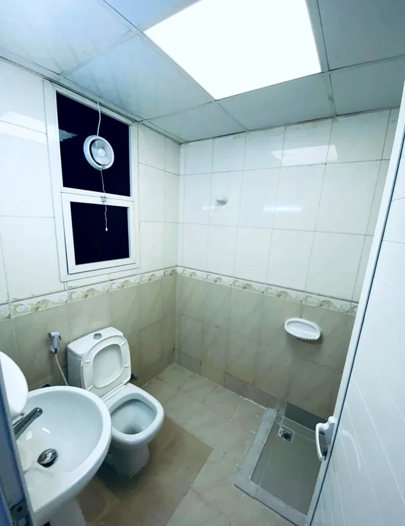 Unfurnished studio63218791811202113