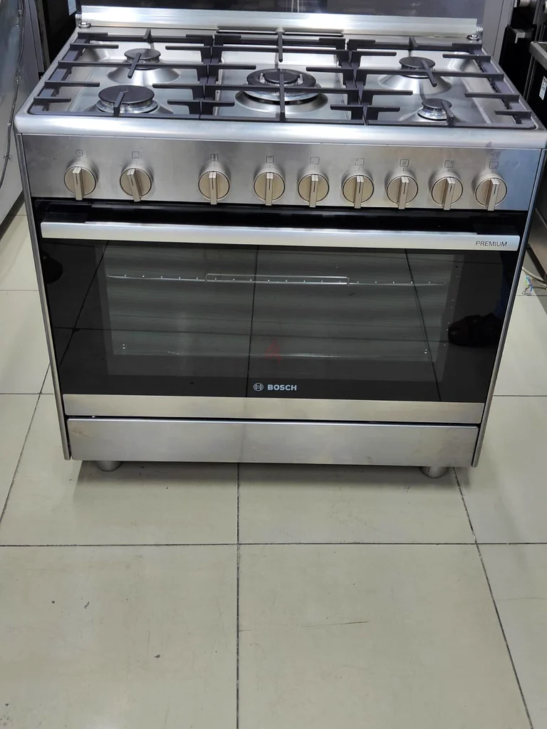 Premium Bosch Gas Range with Oven - Your Culinary Companion!63199637897601111