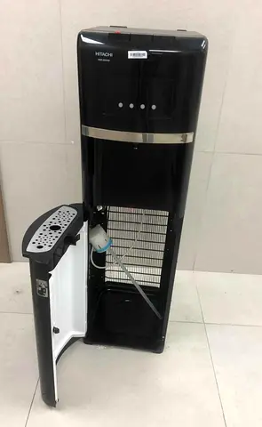 Water dispenser bottom load