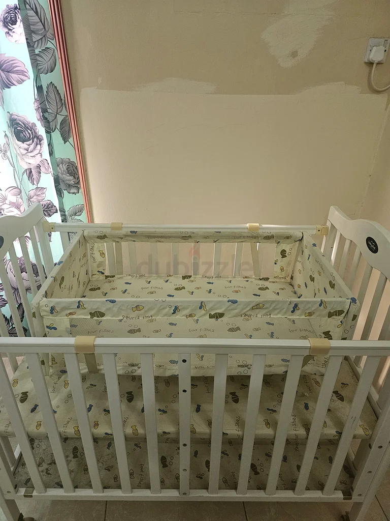 Stunning White Crib for Your Little One63206395746818111