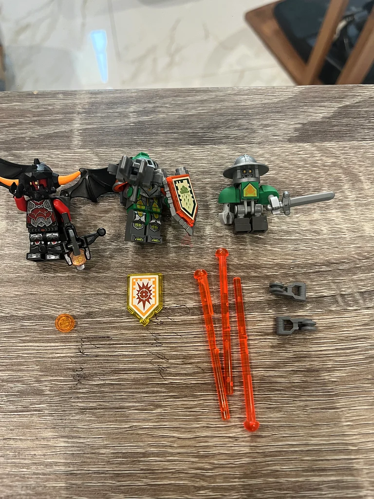 Lego next knights Aaron’s fox fighter63207898043267113