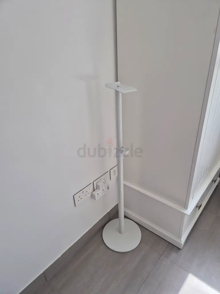 Speaker stand