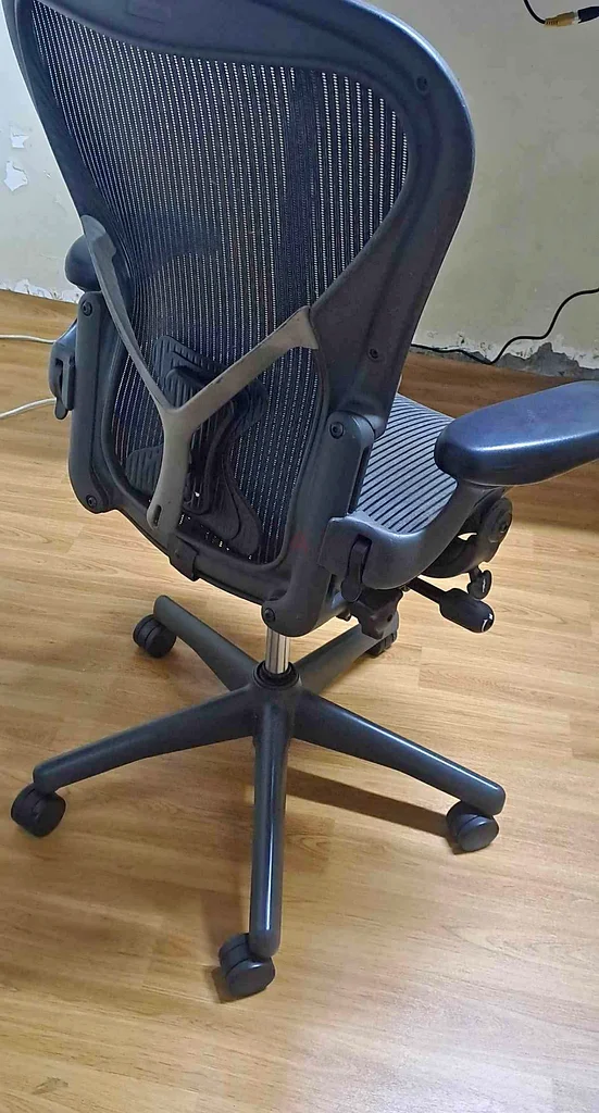 Herman miller chair for sale size B full loaded63211915268738112
