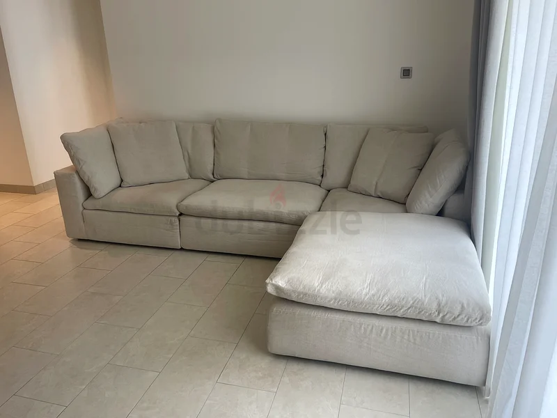 أريكة فيذر كلاود على شكل حرف L - بيج طبيعي (حالة جيدة جدًا)63214430032771111