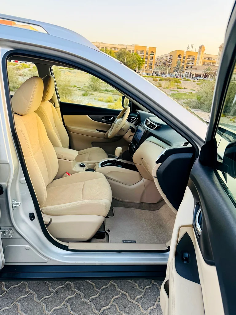 Nissan x trail mode 2015 Gcc mid options 4X4 7sentar Full history nissan63399963876481112