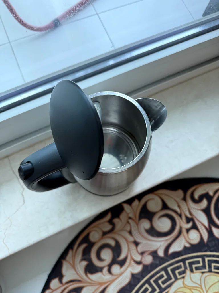 tea kettle63252439460354112